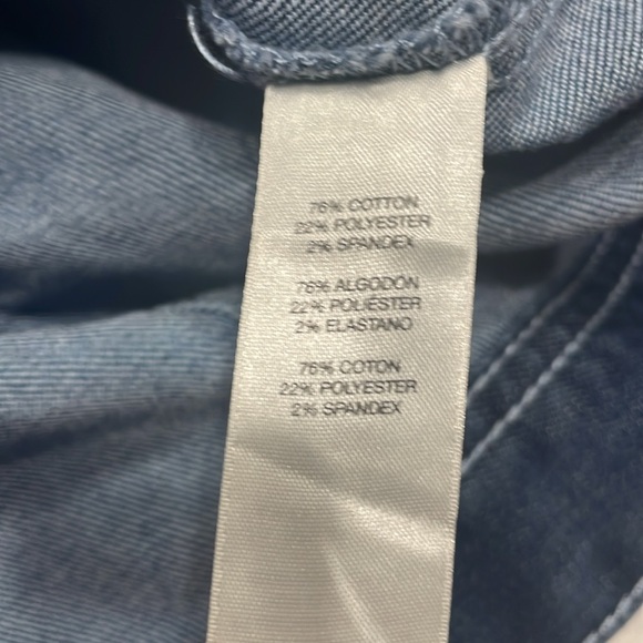 Chico’s Platinum Size 2, which is the same as 12/14 Blue Denim Cropped Jacket. - Picture 6 of 10